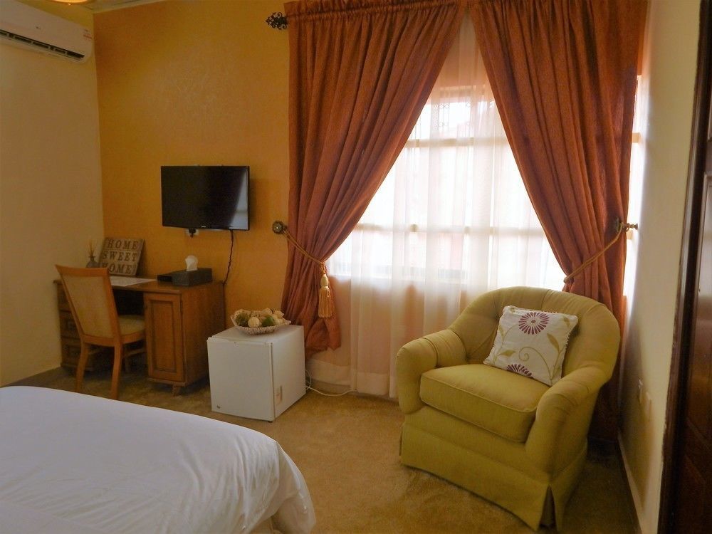 Redwood Place Hotel Абуджа Екстериор снимка
